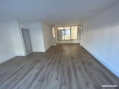 local commercial 63 m²