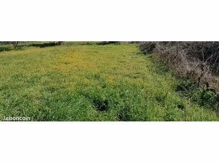 terrain constructible viabilisé à plan-d'orgon