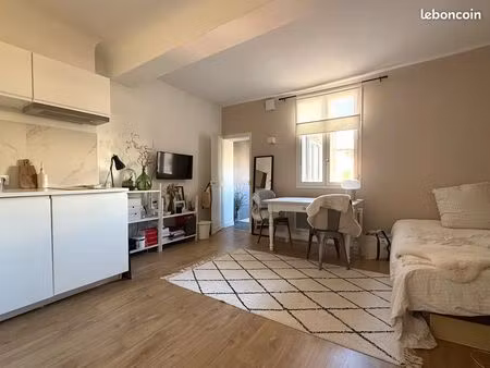 magnifique et grand studio aix centre 27m2