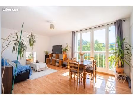 appartement 5 pièces 92 m²