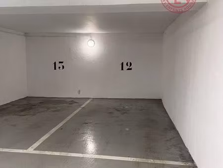 parking/box 1 pièce 11 m²