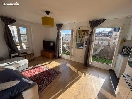 montmartre – pigalle | appartement de charme avec balcon plein sud