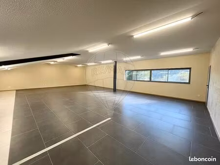bureau 130 m²