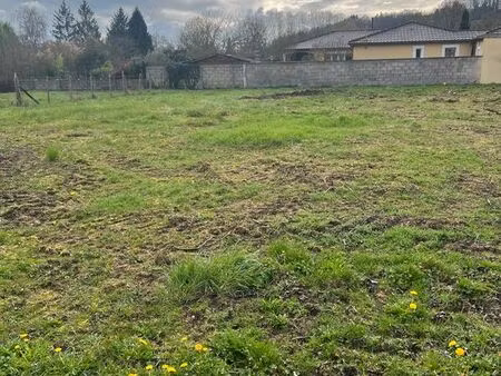 terrain à batir 894m²