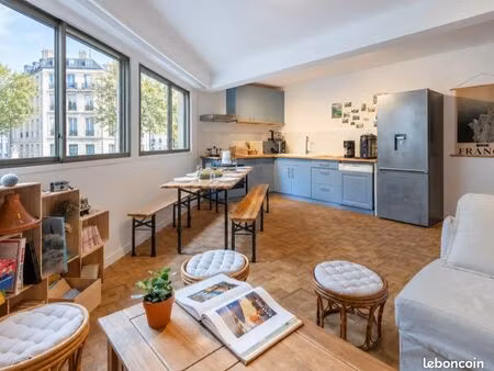 t4 lumineux | rue de village | 2 sdb