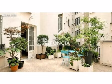 un appartement au calme  en plein montmartre
