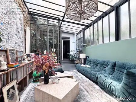 loft/atelier/surface 4 pièces 93 m²