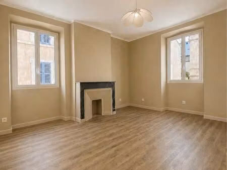 appartement t3 rénové - saint victor