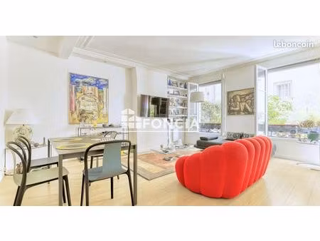 paris iii – sainte avoie / temple – appartement 3p au calme en parfait etat avec ascenseur