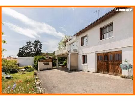 villa 6 pièces 112 m²