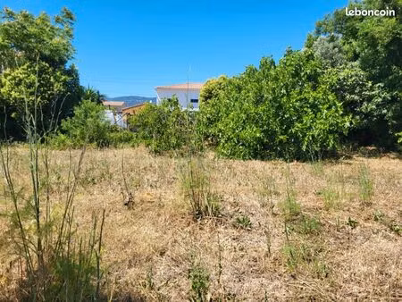 terrain 400 m² la crau