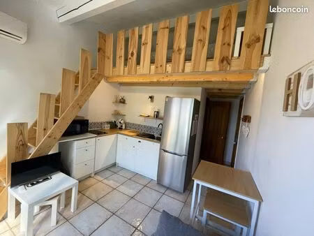 studio avec couchage en duplex dans le centre du village avec exterieur en bail étudiant