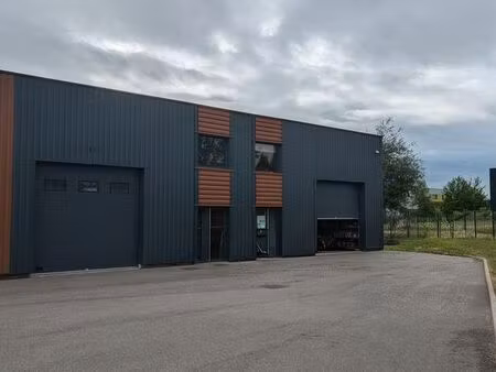 local commercial 168m²