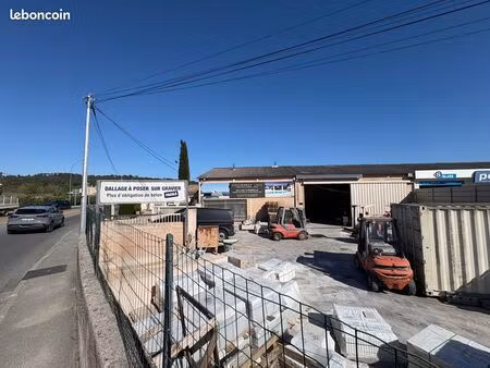 local bord de rn7 340m2 + 300m2 extérieur