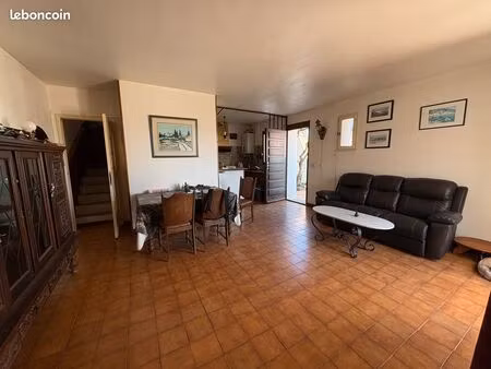 maison r+1 avec jardin et parking  proche calanques et port