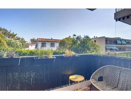 location appartement  m² t-1 à antibes  690 €