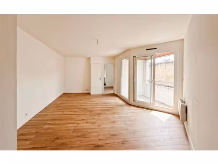 location appartement  m² t-2 à mont-de-marsan  520 €