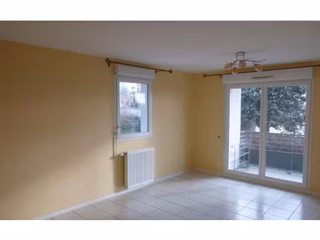 location appartement  83 m² t-4 à saint-priest  1 185 €