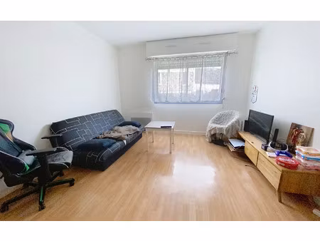 location appartement  m² t-2 à saint-cyr-sur-loire  550 €