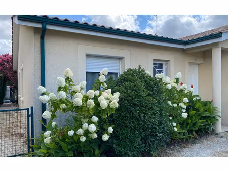 location maison  m² t-4 à saint-andré-de-cubzac  1 190 €