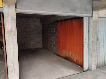 vends garage dans parking immeuble