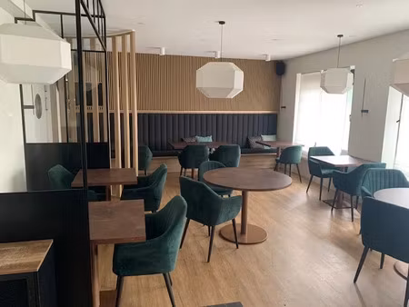 location meublée locaux professionnels 4 pièces 101 m² à vannes (56000)  2 250 €