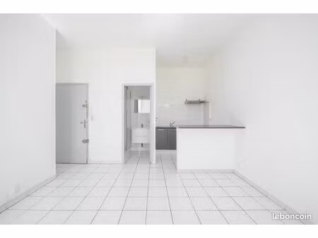 immeuble de rapport – 8 logements + local commercial – marseille 13005 timone
