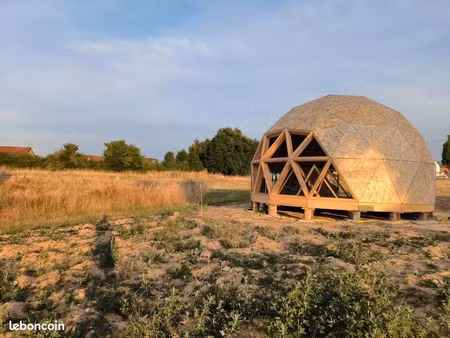 dôme géodésique écoresponsable 30 m² – habitat insolite / glamping / espace bien-être
