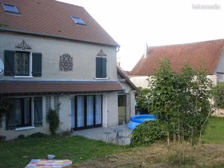 maison briarde individuelle avec jardin et dépendance