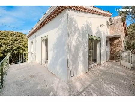 t4 haut de villa  3 chambres  jardin  garage et 2 parkings - toulon