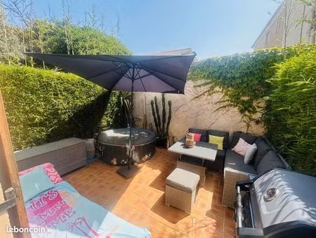 villa 4 pièces 80 m²