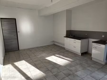 appartement f2 neuilly-saint-front