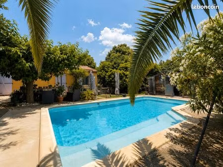 villa 5 pièces 100 m²