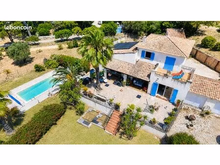 villa 6 pièces 150 m²