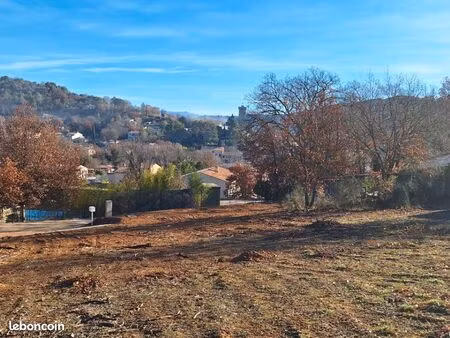 terrain 748 m² saint martin de bromes