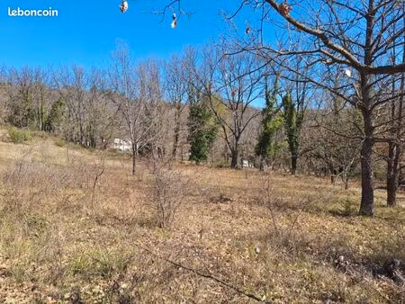 terrain 636 m² quinson