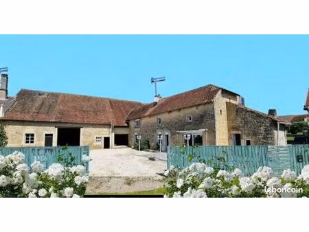 maison corps de ferme dans les vosges