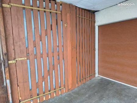 garage / espace de stockage - en plein centre de remiremont