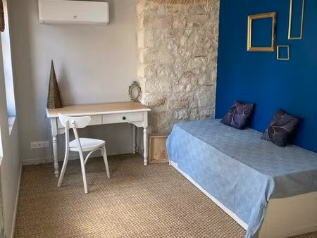 maison de ville sur les quais avec cour privative