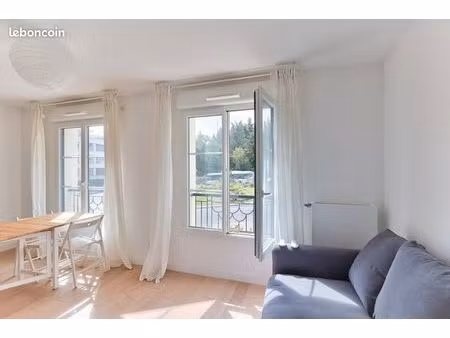 studio 1 pièce 32 m²