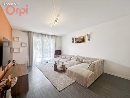 appartement 2 pièces 64 m²