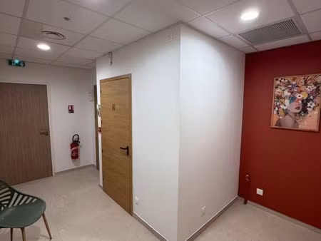 à louer - bureau de 13 5 m2
