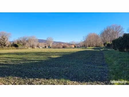 terrain 328 m² cruas