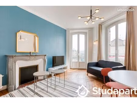 chambre 1 pièce 13 m²