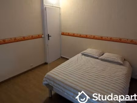 chambre 1 pièce 9 m²