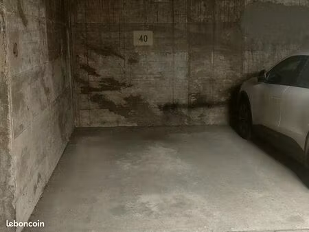 parking a louer
