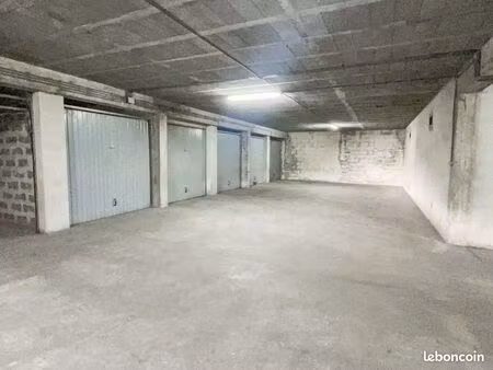 parking/box 15 m² toulon