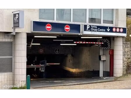 place de parking privé en sous-terrain rer b (gare orsay-ville)