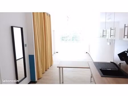 toulon mourillon cap brun. studio équipé  32m2 500m