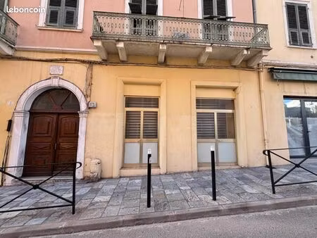 local commercial 49 m²